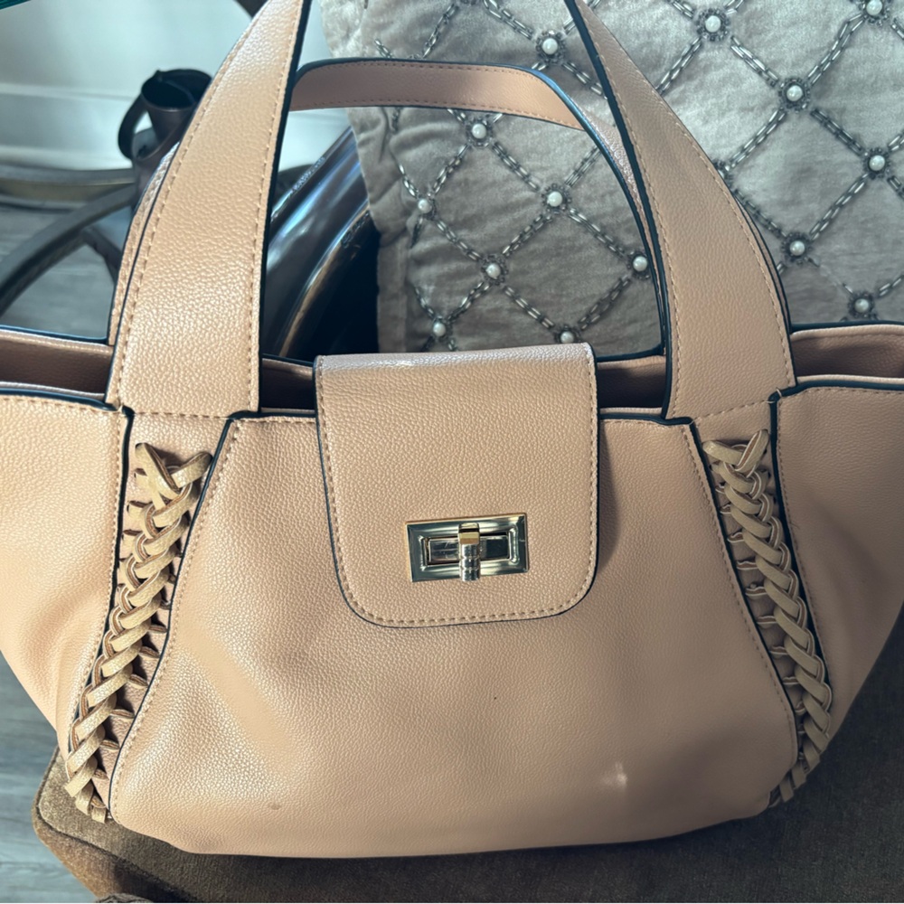 Concealed weapons vegan leather purse.